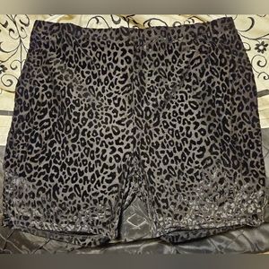 Fashion Brand Company Black Leopard Print Shorts Sz. 2X